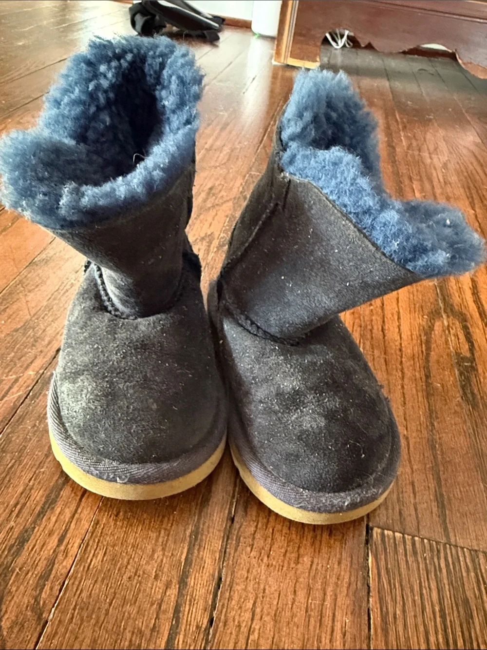 UGG Kids Navy Button-Detail Shearling Boots